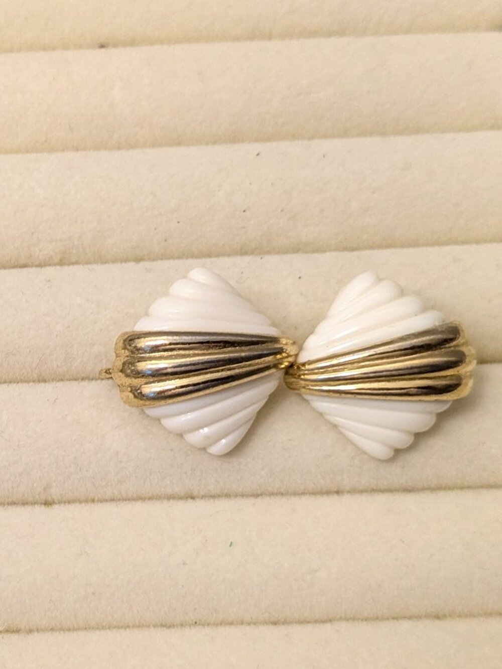 Vintage Trifari Scalloped Clip On Earrings Cream and Gold
